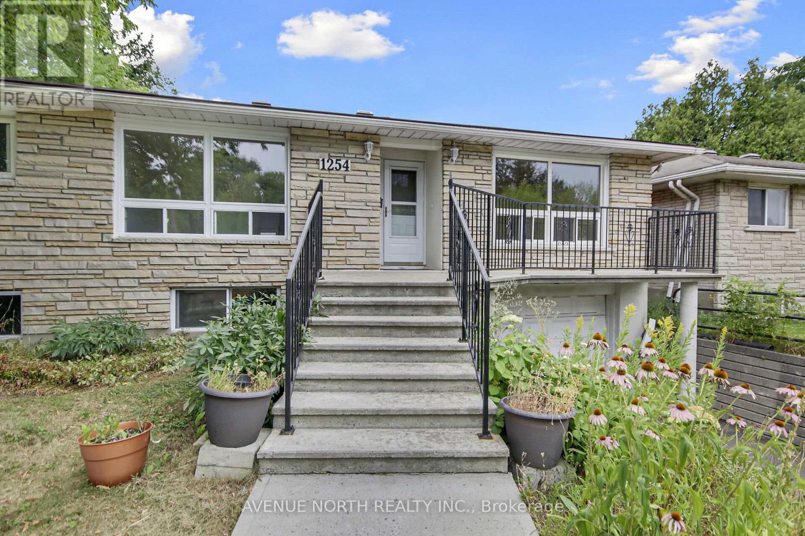 1254 Heron Rd, Ottawa, ON K1V 6A9