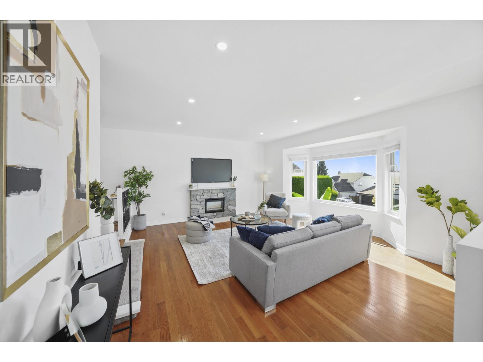 2541 Bluebell Ave, Coquitlam, BC V3E 2H5