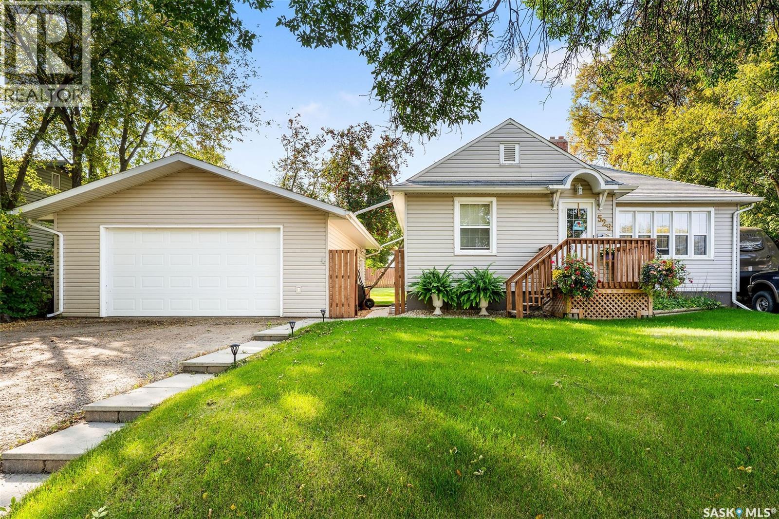 529 19 Street East, Prince Albert, SK S6V 1K3