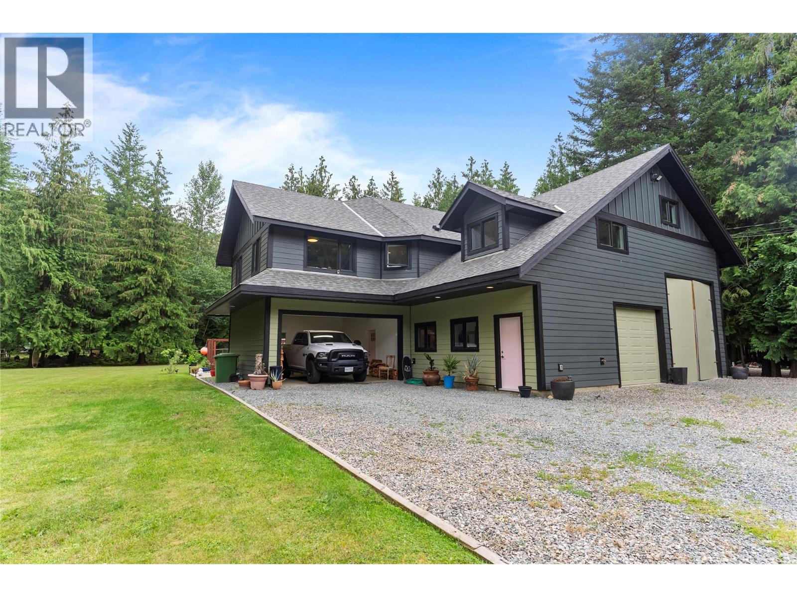4037 Santa Rd, Scotch Creek, BC V0E 1M5