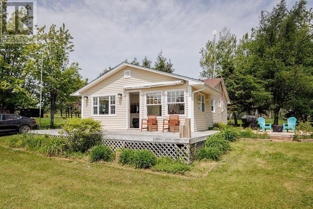 195 Reids Cove Rd, Sand Point, NS B0K 1V0