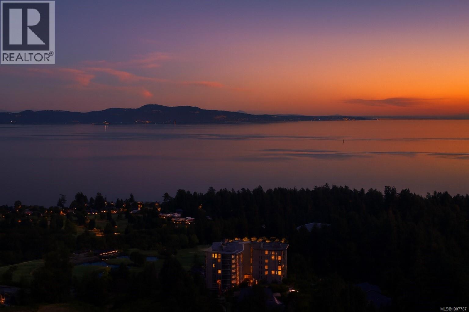 5388 Hill Rise Terr Unit 602 Ter, Saanich, BC V8Y 3K3