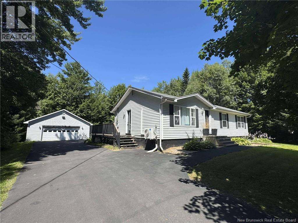 10 Estabrooks Ave, Lincoln, NB E3B 8S8