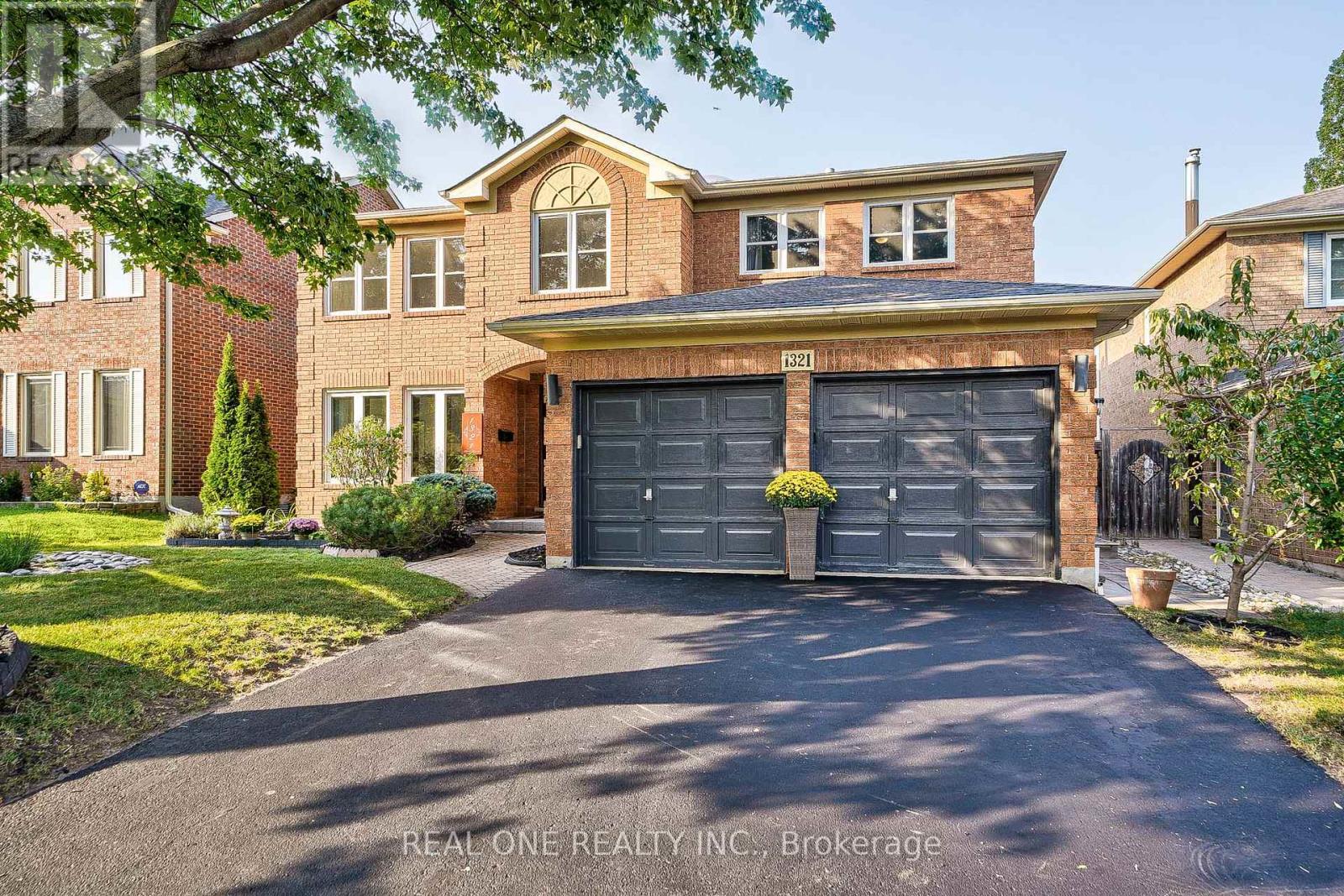 1321 Monks Psge, Oakville, ON L6M 1K6