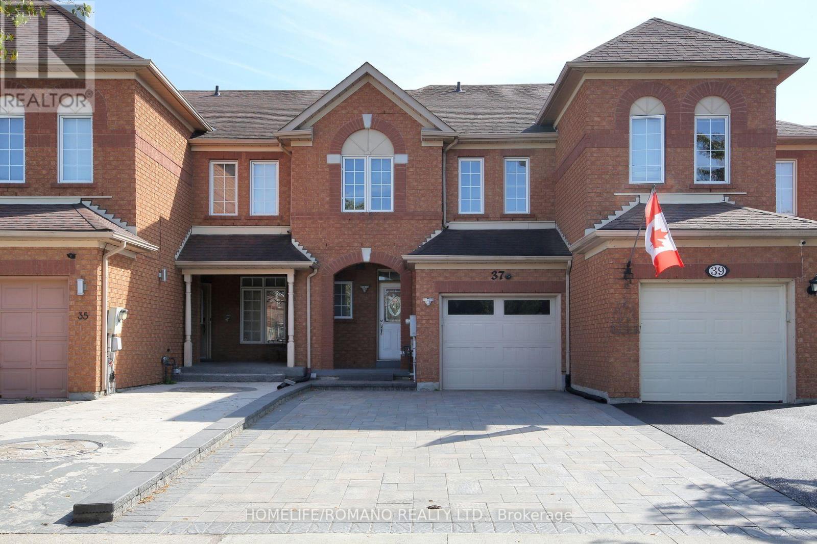 37 Ridgeway Ct, Vaughan, ON L6A 2R4