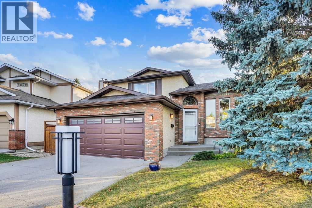 229 Wood Valley Pl SW, Calgary, AB T2W 5X4