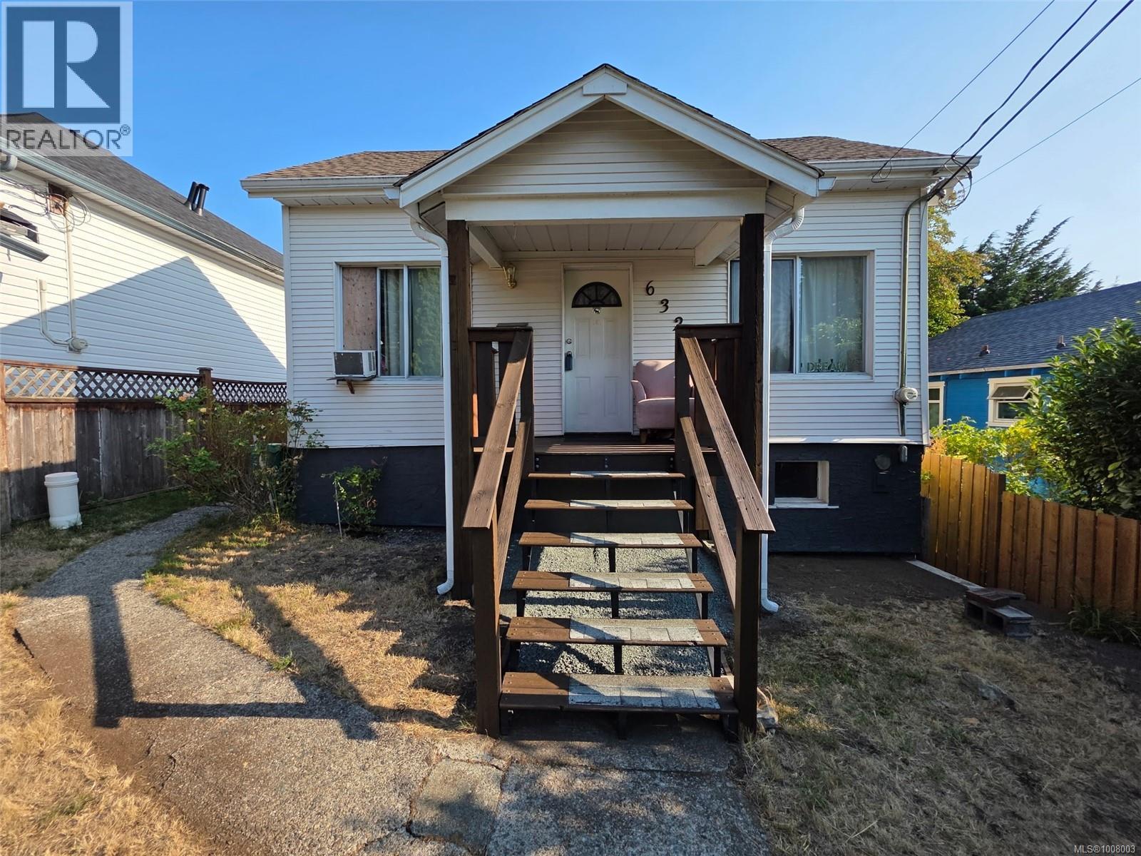 632 Milton St, Nanaimo, BC V9R 2L5