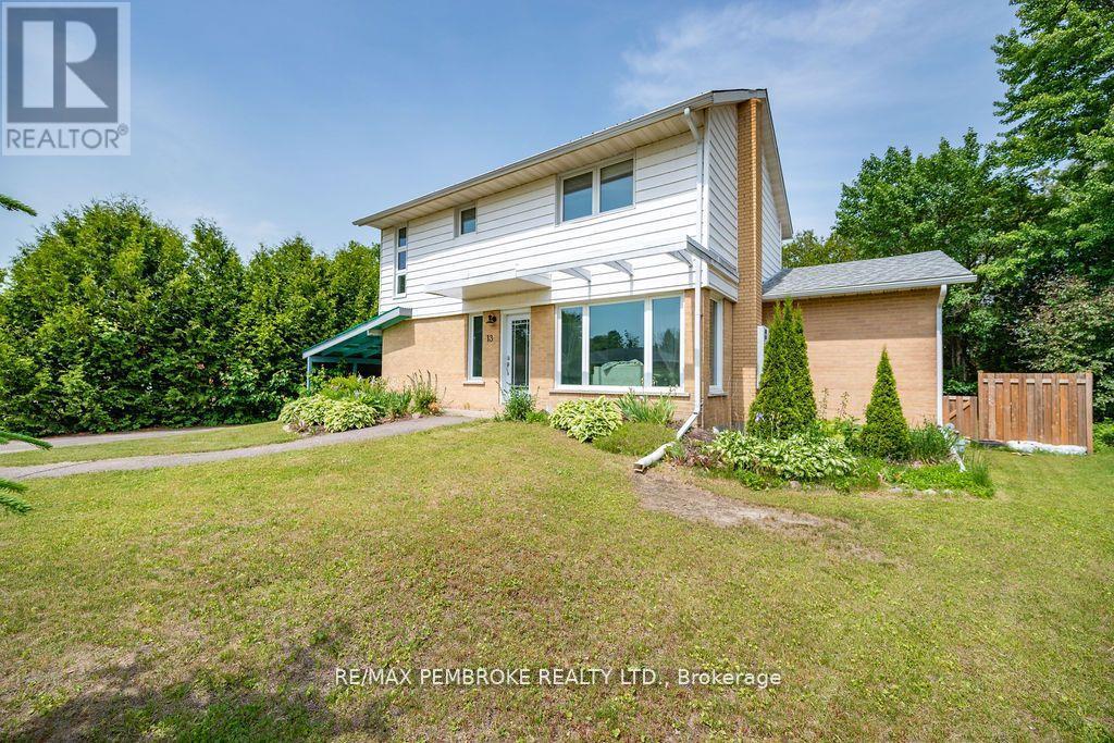 13 Highland Cres, Deep River, ON K0J 1P0