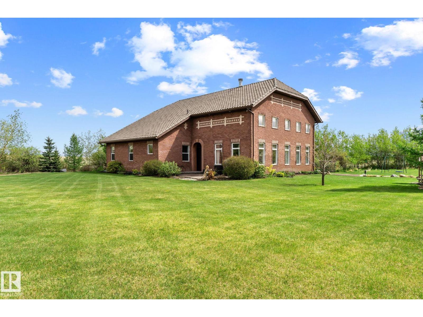 53341 Hwy 21, Rural Strathcona County, AB T8A 4V1