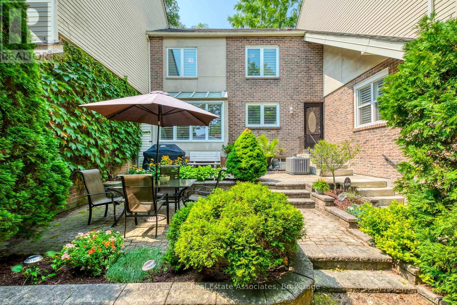 1192 Kos Blvd, Mississauga, ON L5J 4L7