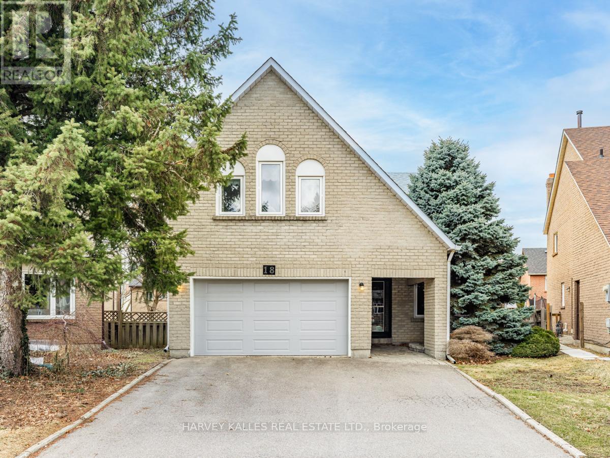 18 Finlayson Ct W, Vaughan Brownridge, ON L4J 3B8