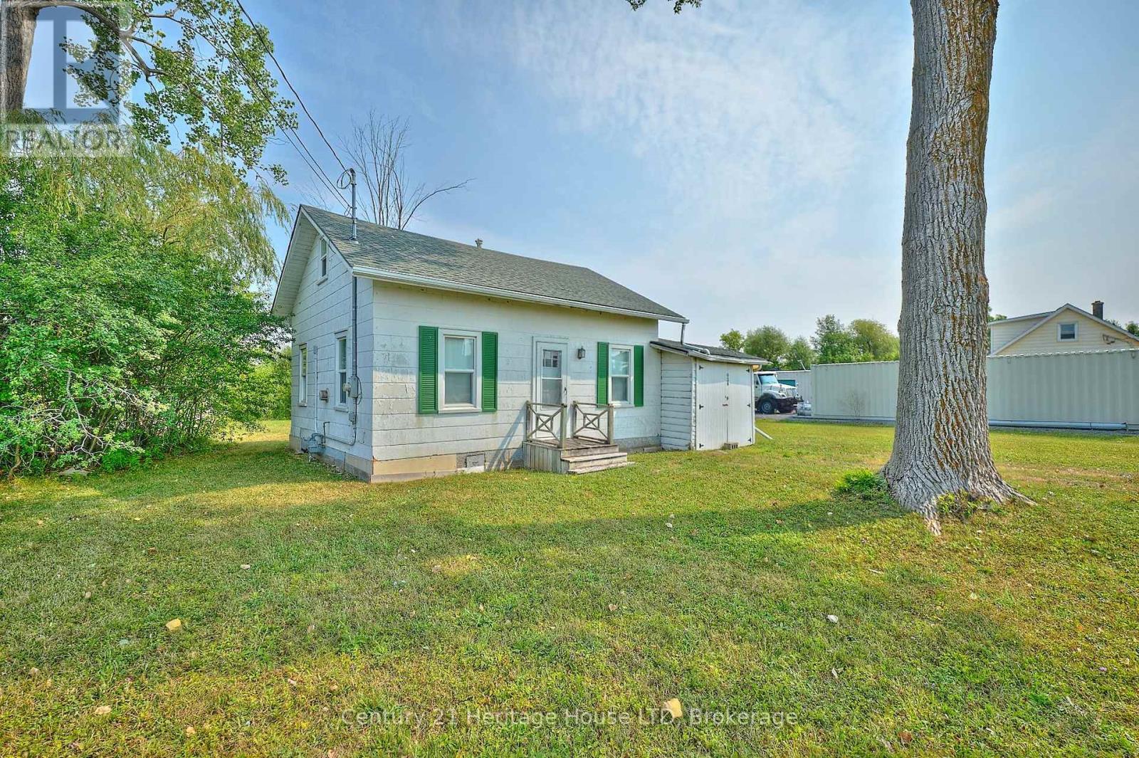 938 Garrison Rd, Fort Erie, ON L2A 1N7