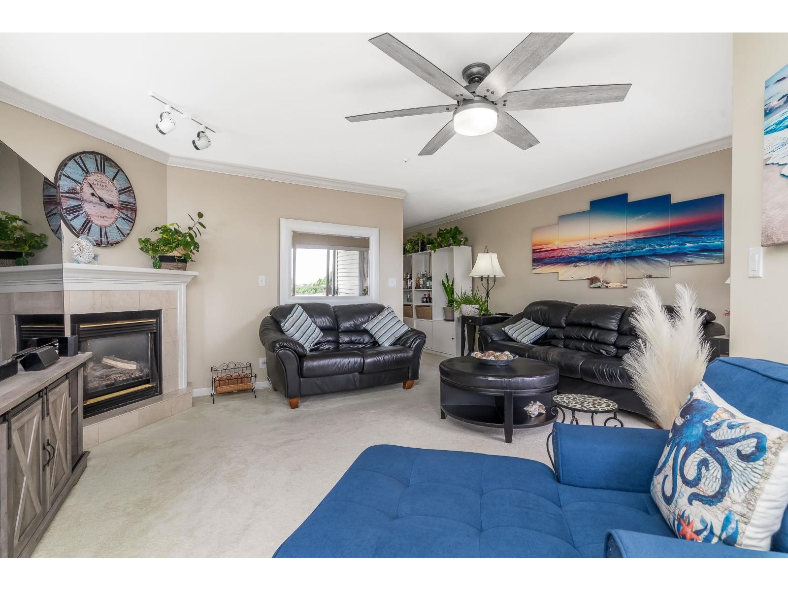 14934 Thrift Avenue Unit 201, White Rock, BC V4B 2J9