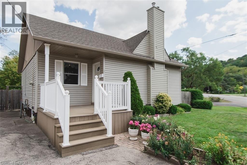 13 New Mountain Rd, Hamilton, ON L8G 2R4