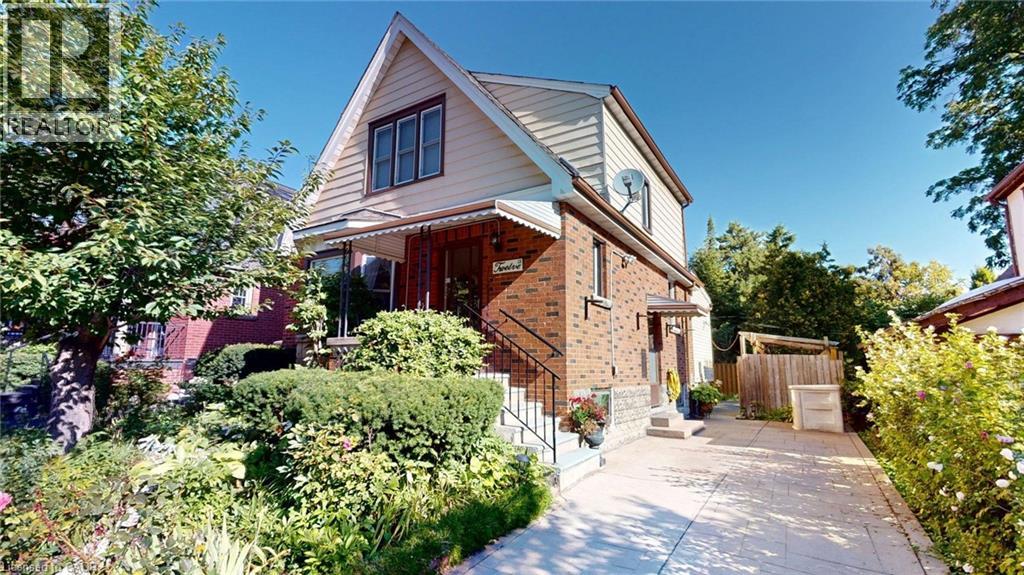 12 Orchard Hl, Hamilton, ON L8P 2V7
