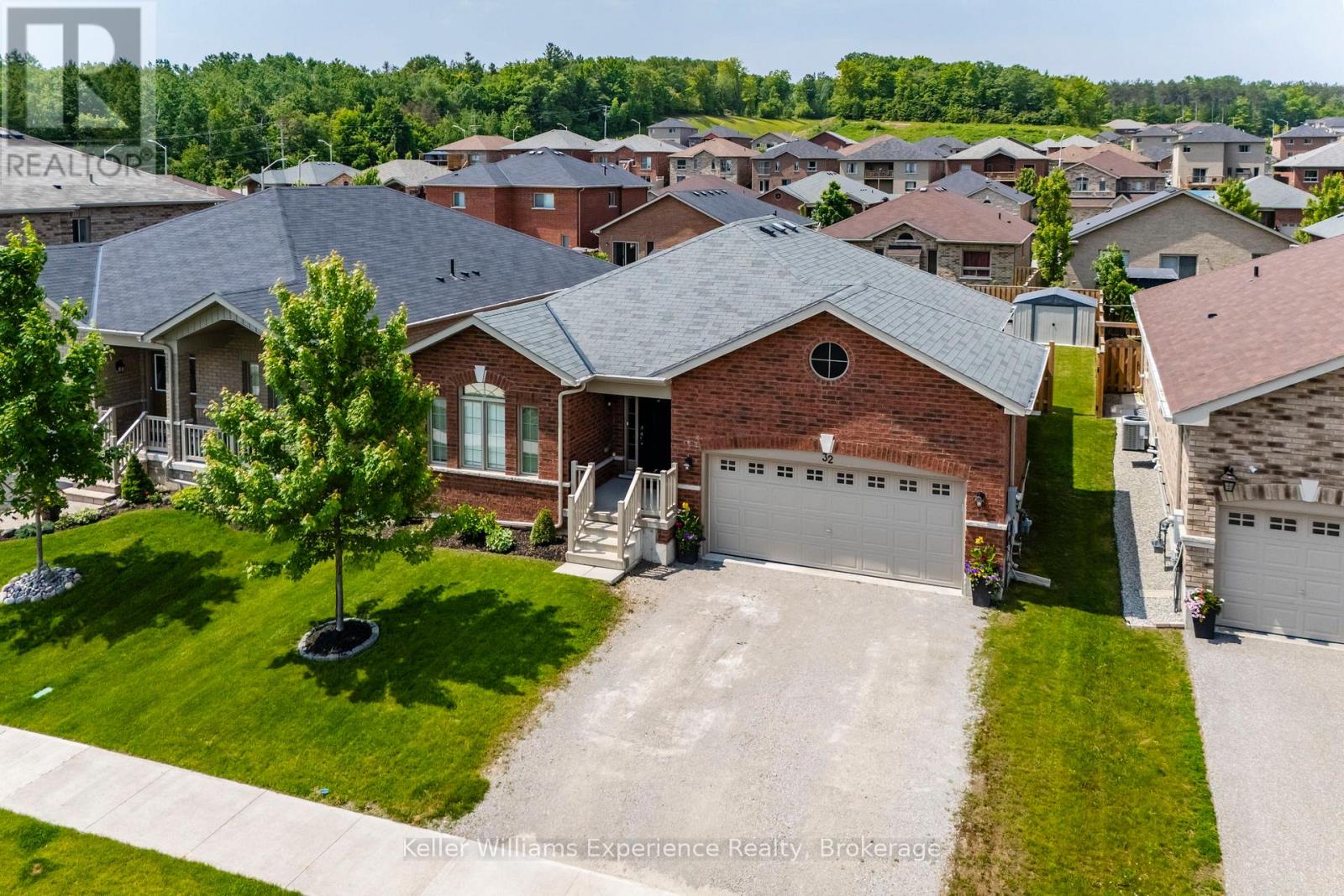 32 Hatton Dr, Penetanguishene, ON L9M 0V6