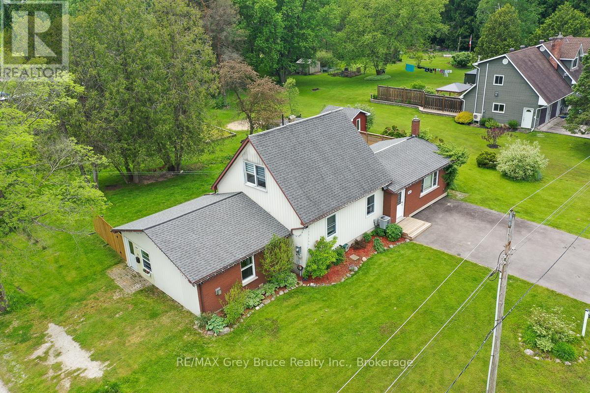 864 16th Street West, Georgian Bluffs, ON N4K 6V5