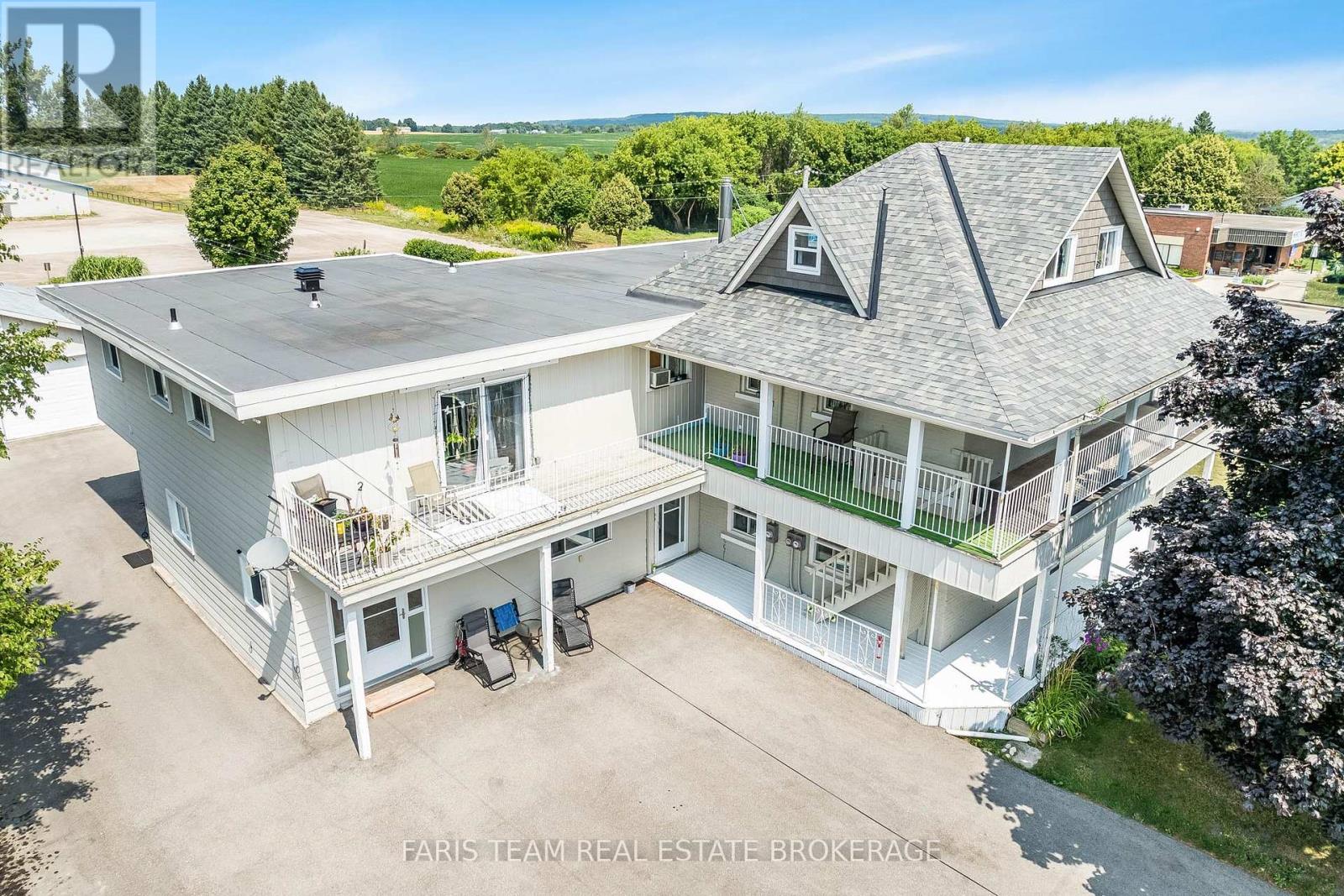 346 Lafontaine Rd W, Tiny, ON L9M 0H1
