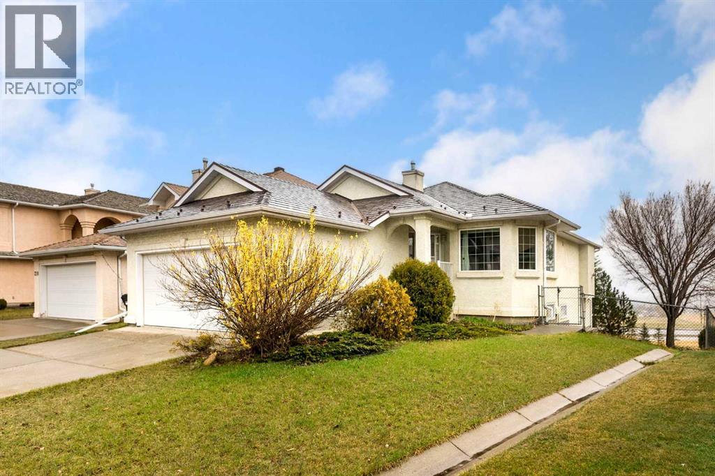 212 Hampstead Gdns NW, Calgary, AB T3A 5Y6