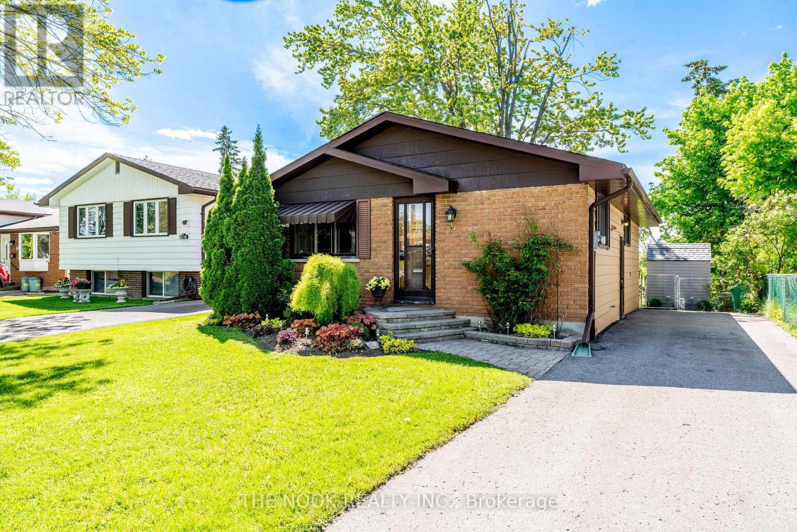 21 Rideau Crescent Ward 4, Peterborough, ON K9J 1G7