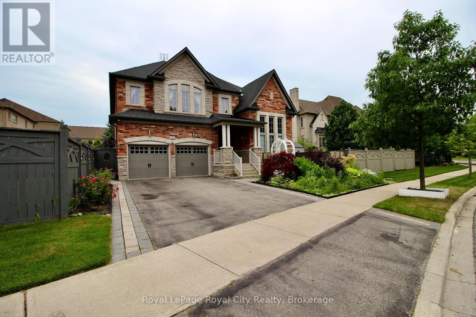 39 Dalmeny Dr, Brampton, ON L6X 0W4