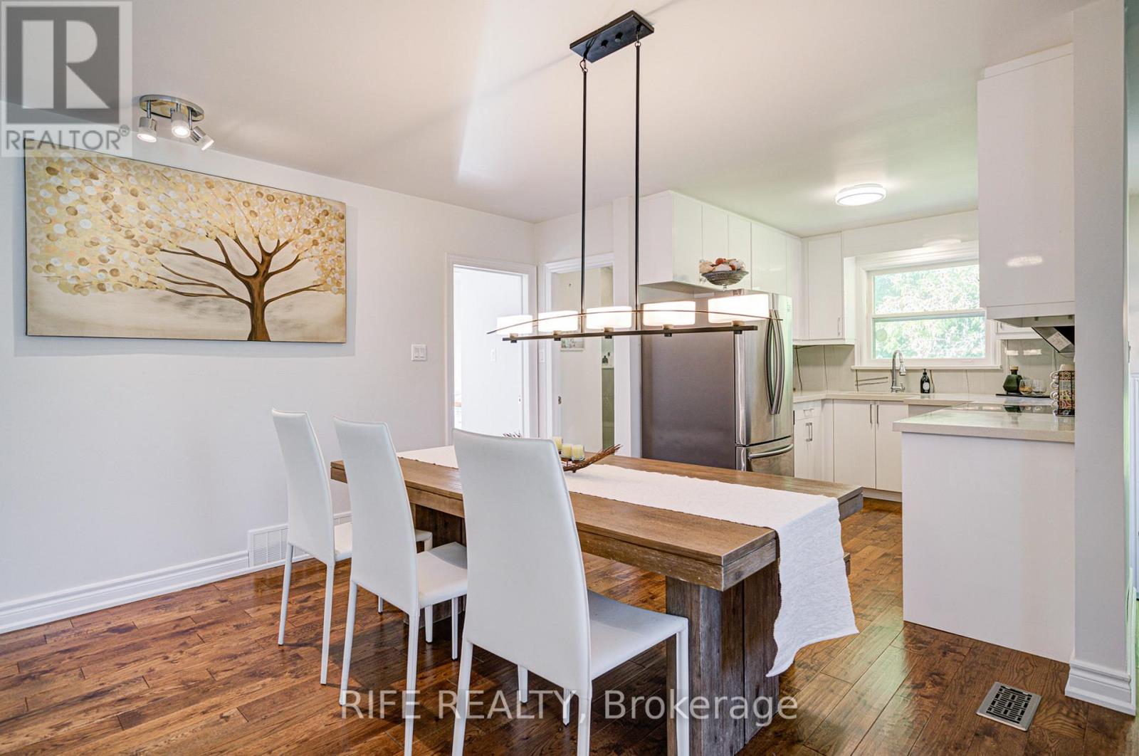 306 Wenlock Ave, Richmond Hill, ON L4C 1M7