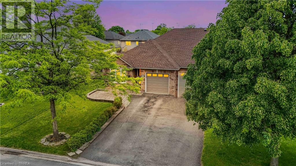 1039 Hansler Rd, Welland, ON L3C 7M5