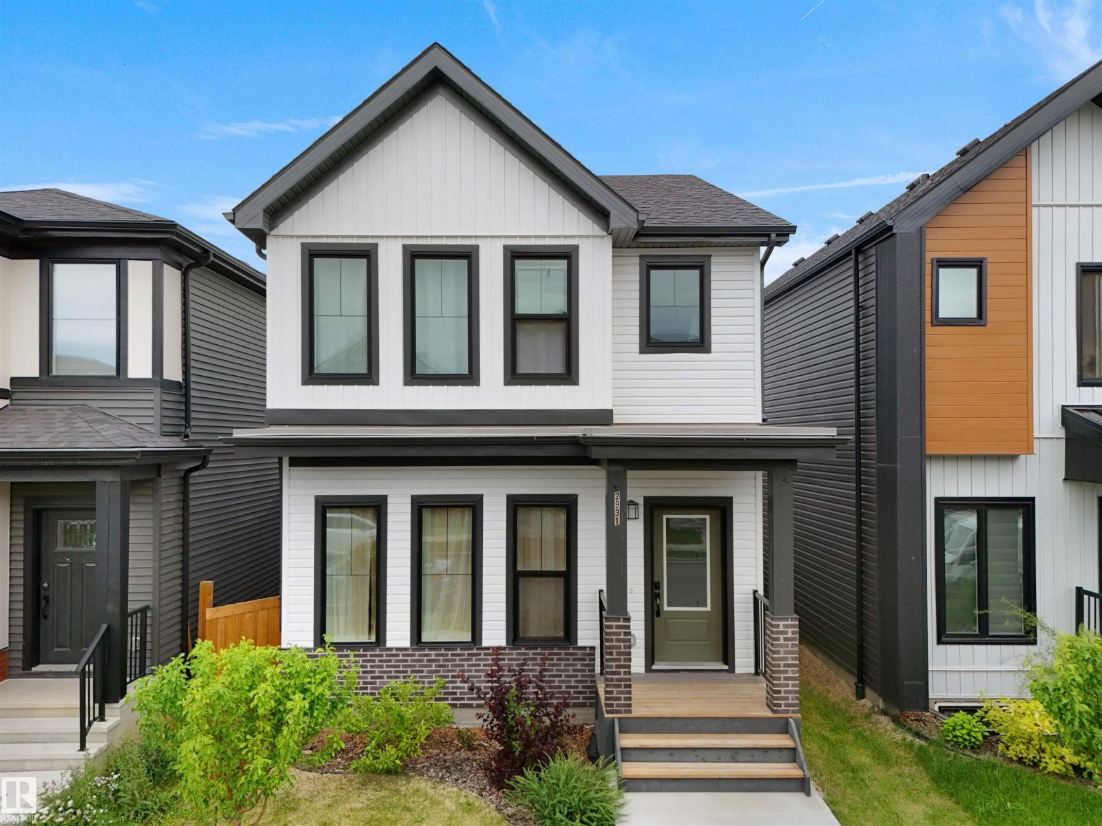 2931 Coughlan Green Gr SW, Edmonton, AB T6W 3X6
