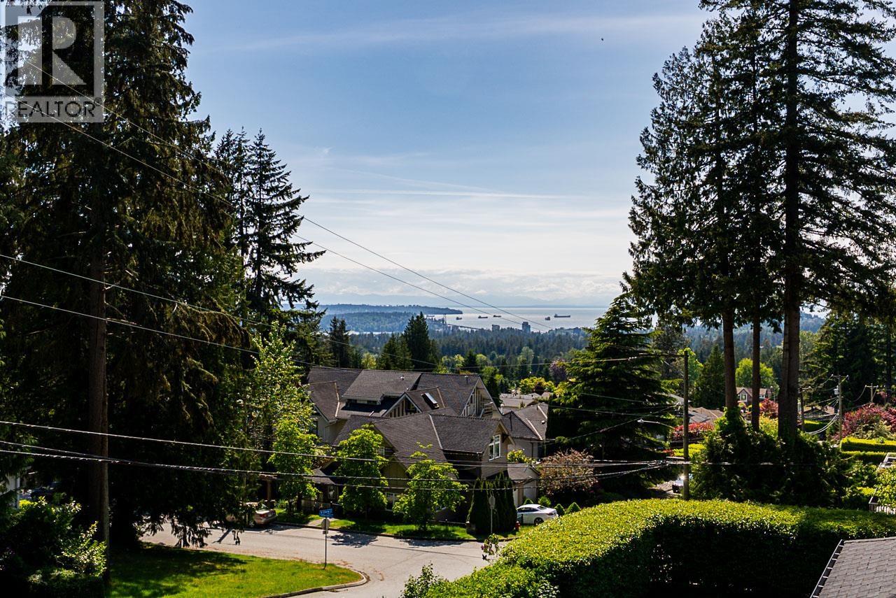 180 W Osborne Rd, North Vancouver, BC V7N 2P8