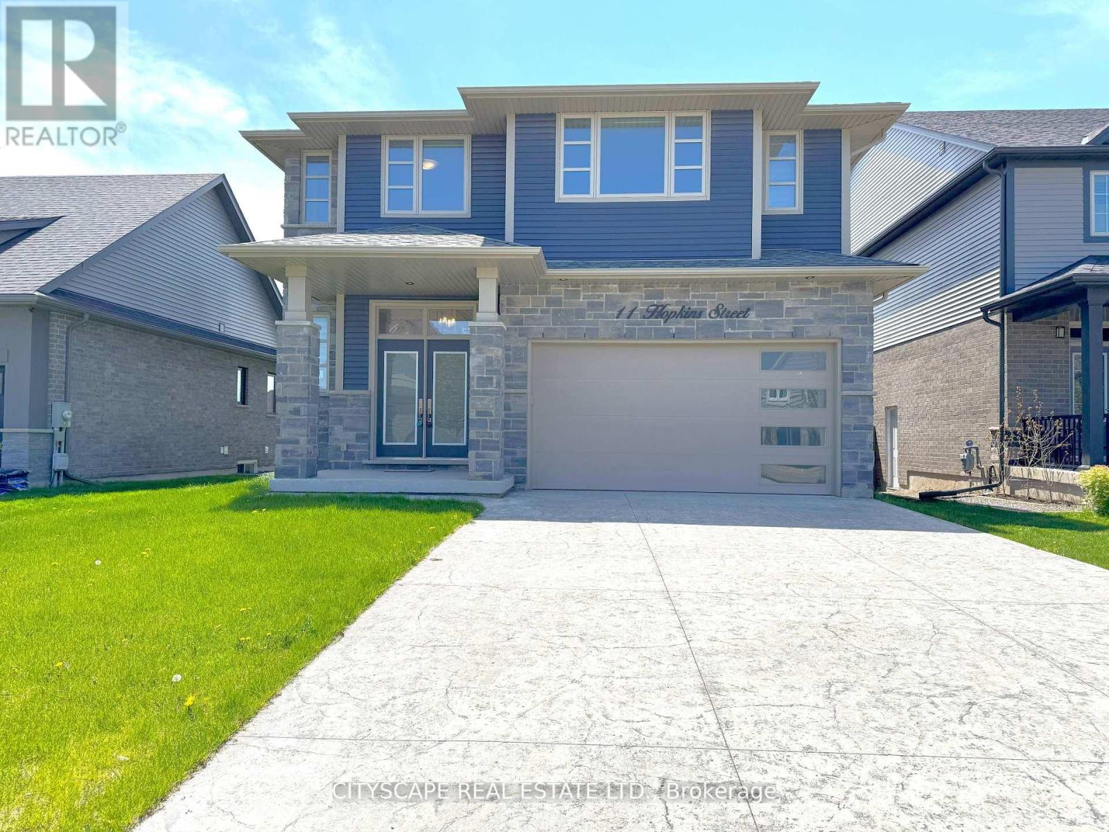 11 Hopkins St, Thorold, ON L2V 0E9