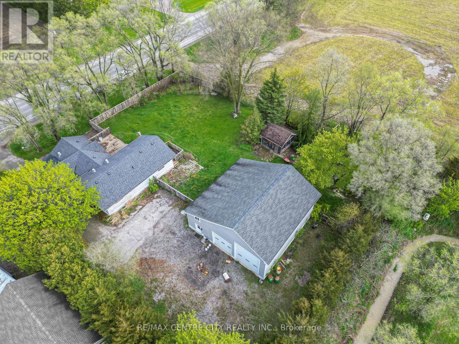 7641 Lakeshore Rd, Lambton Shores, ON N0N 1J0