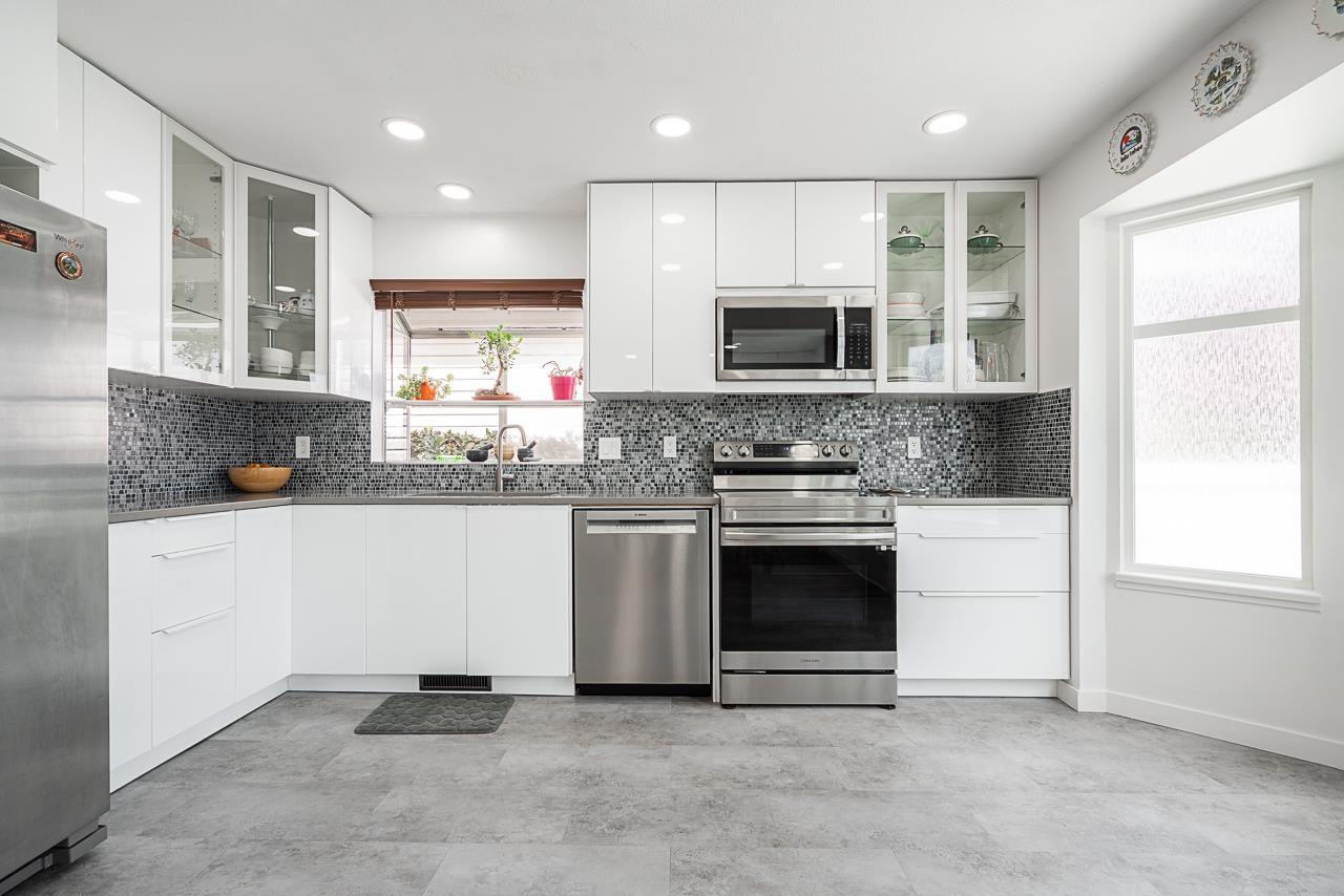 12233 92 Avenue Unit 118, Surrey, BC V3V 7S1