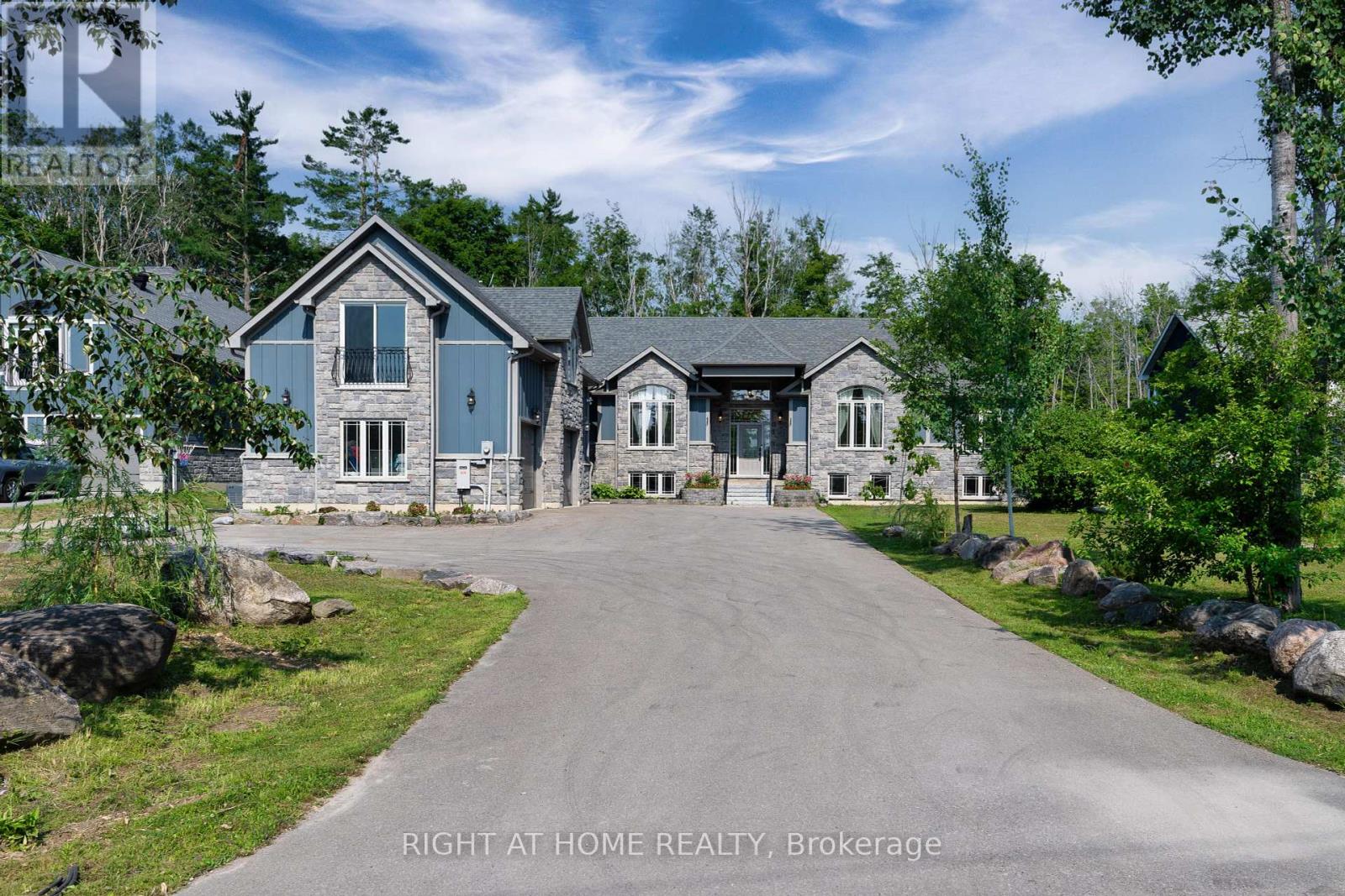 3500 Crescent Harbour Rd, Innisfil, ON L9S 2Y8