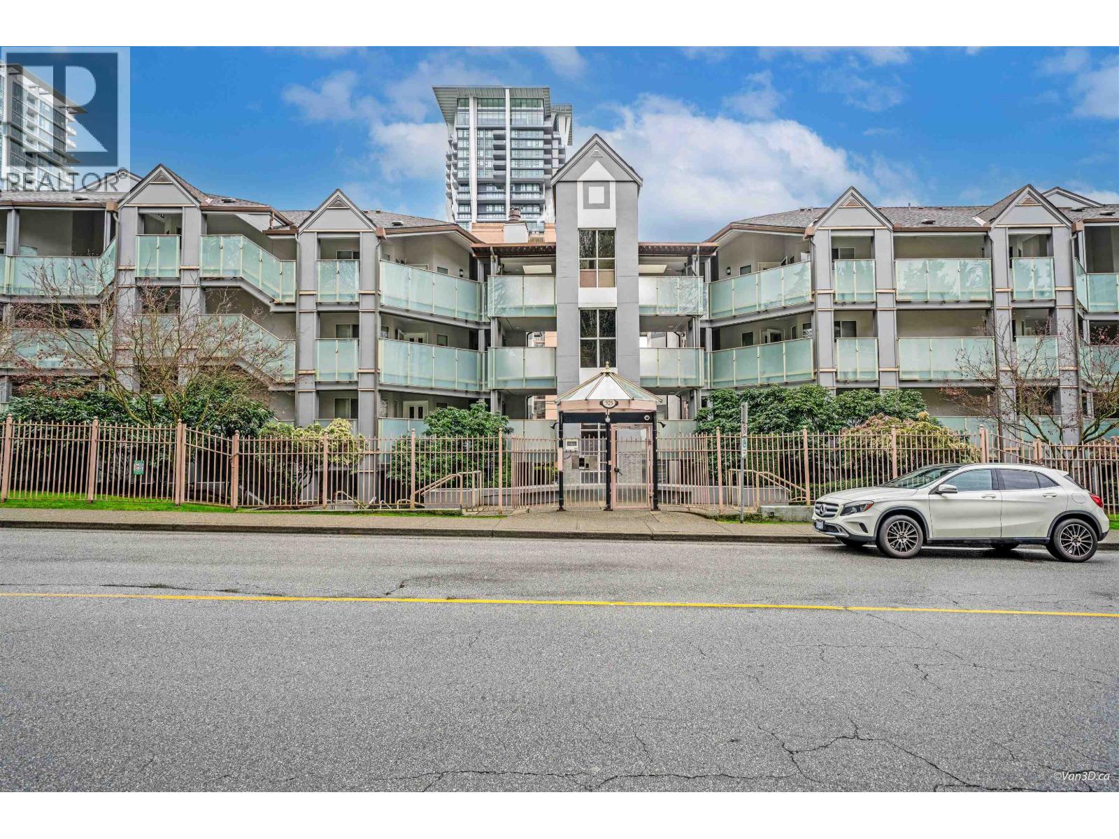 525 Austin Avenue Unit 301, Coquitlam, BC V3K 3M6