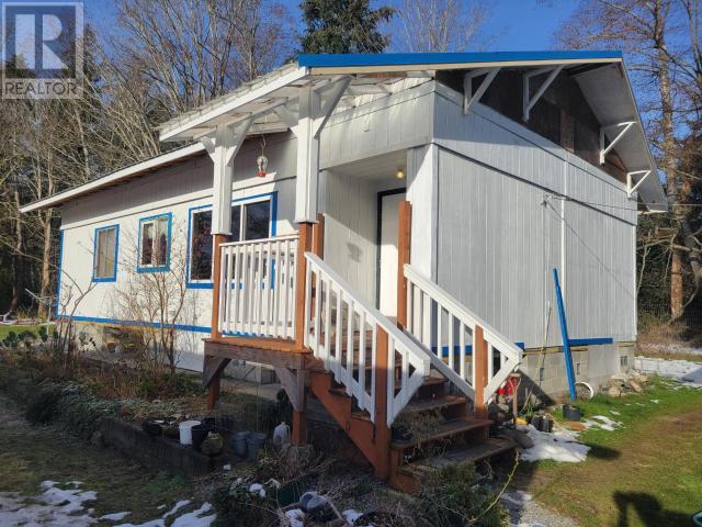 4649 Cedar St, Texada Island, BC V0N 1W0