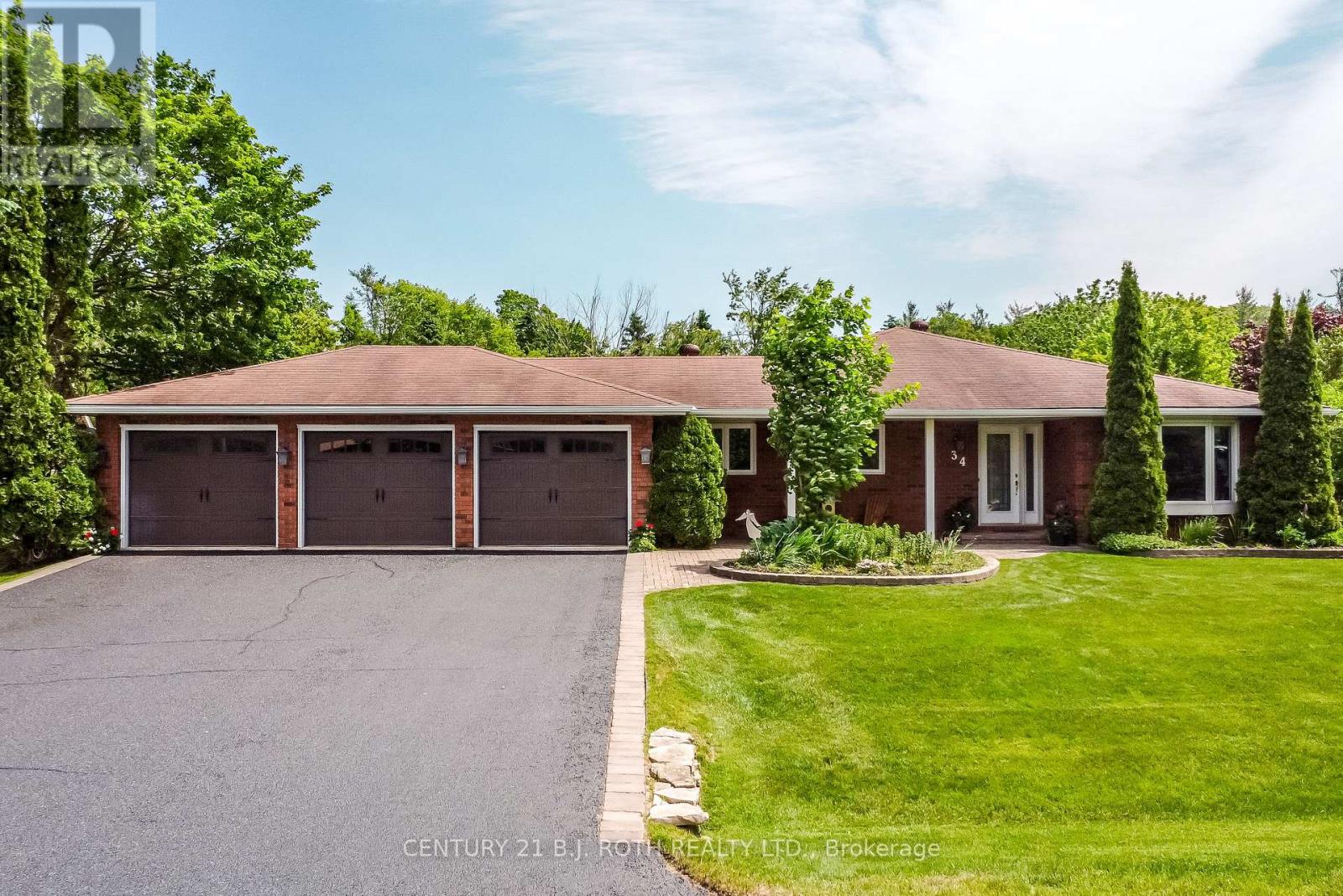 34 Cairns Blvd, Springwater, ON L0L 1X1
