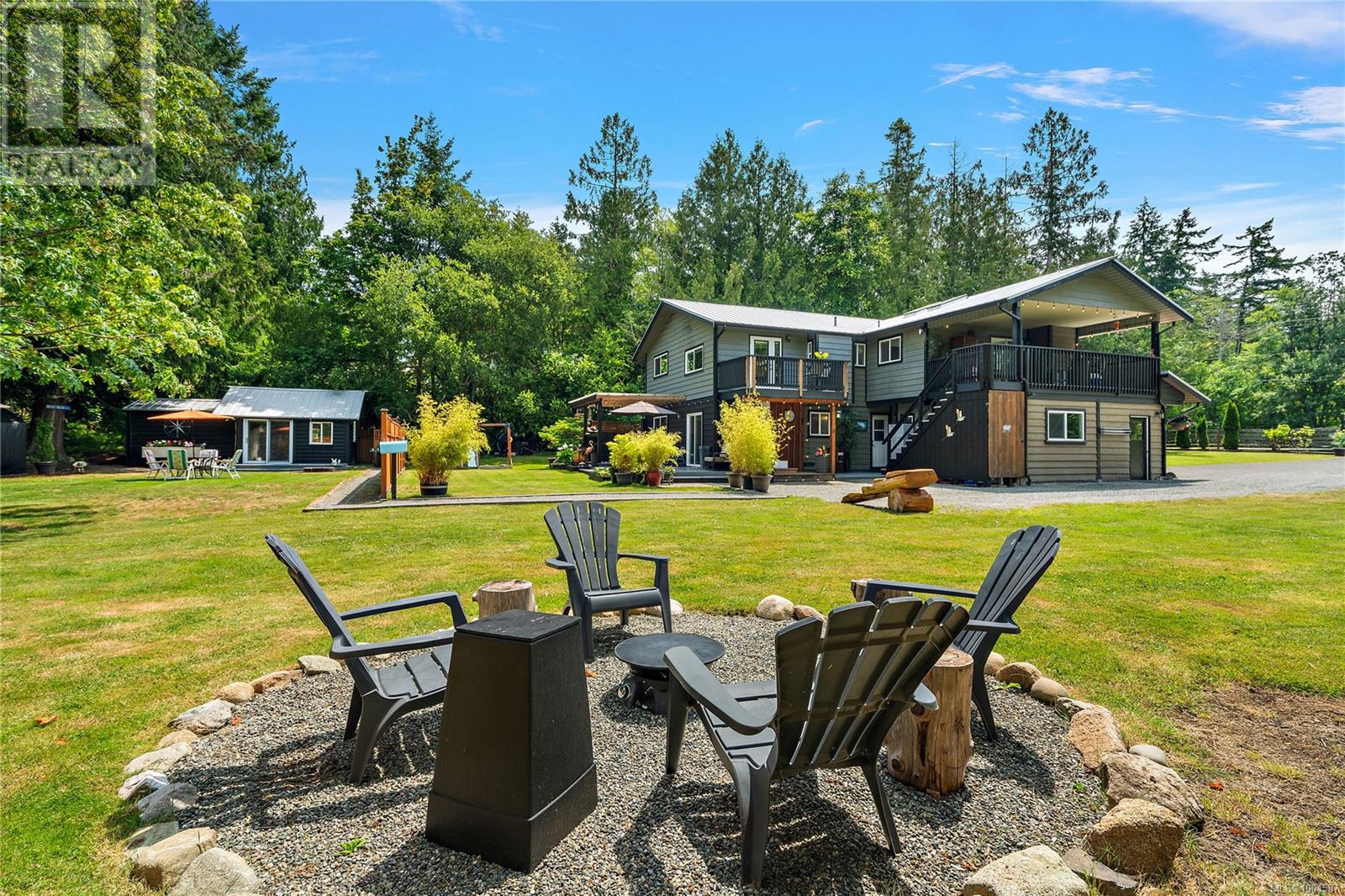 870 Woodcreek Dr, North Saanich, BC V8L 4R4