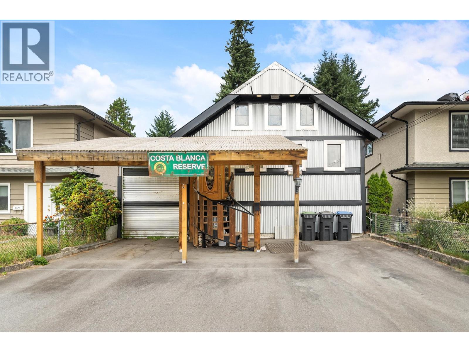 1867 Salisbury Ave, Port Coquitlam, BC V3B 1X6