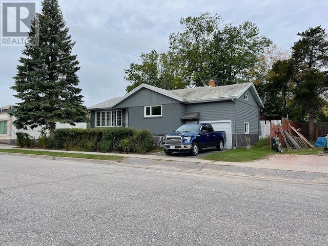 46 Kirkpatrick Ave, Dryden, ON P8N 2G3