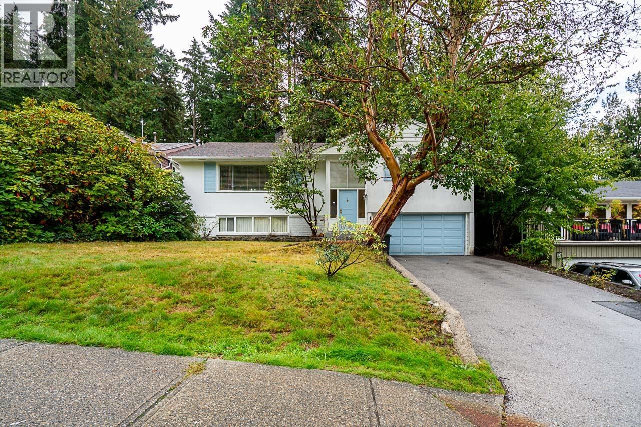 2332 Hoskins Rd, North Vancouver, BC V7J 3A3