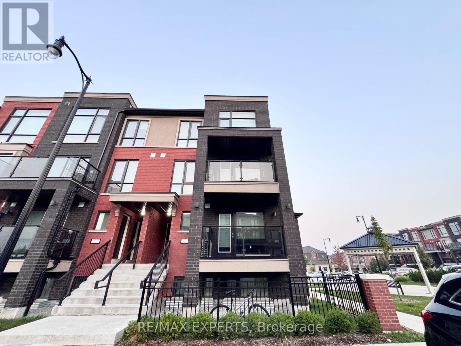 2 155 Veterans Dr, Brampton Northwest Brampton, ON L7A 5L2