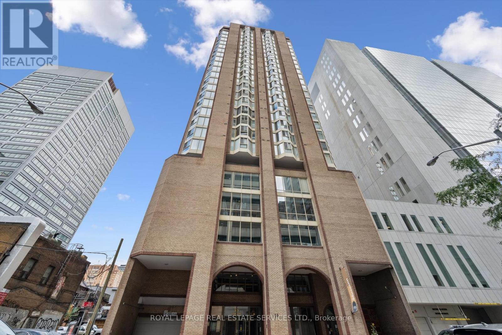703 55 Centre Ave, Toronto, ON M5G 2H5