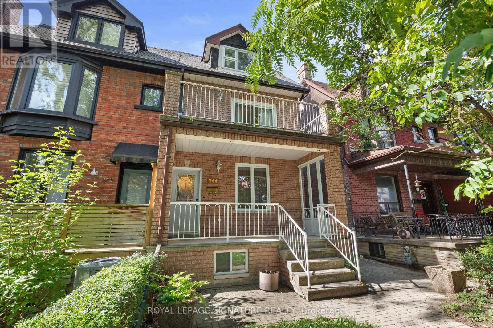 244 Grace St, Toronto, ON M6G 3A6