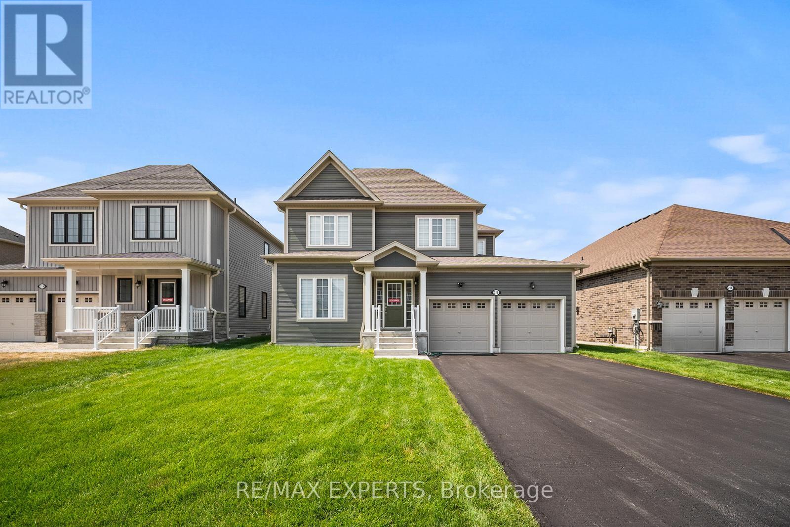 216 Cubitt St, Clearview, ON L0M 1S0