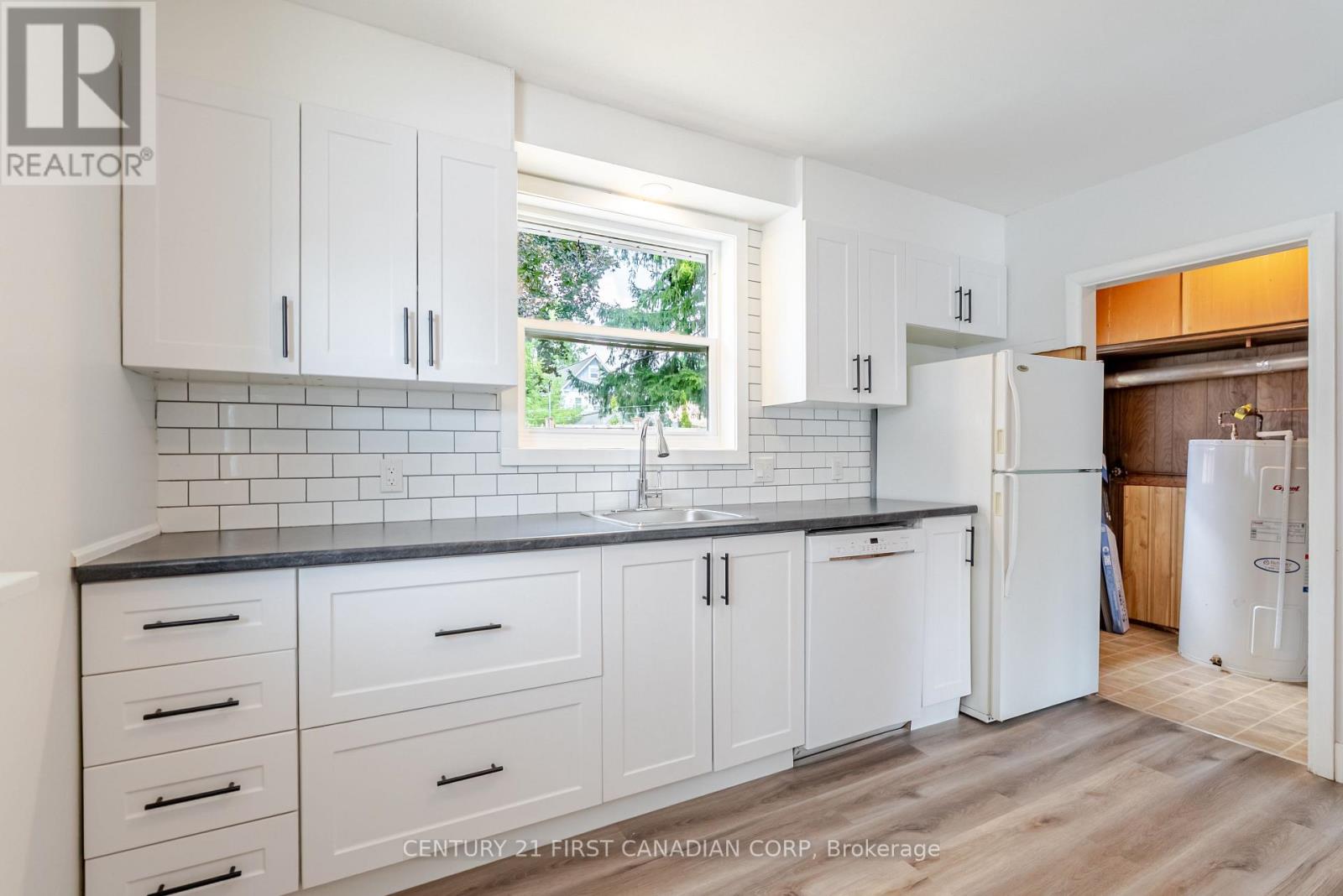 76 Myrtle St, St. Thomas, ON N5R 2G1