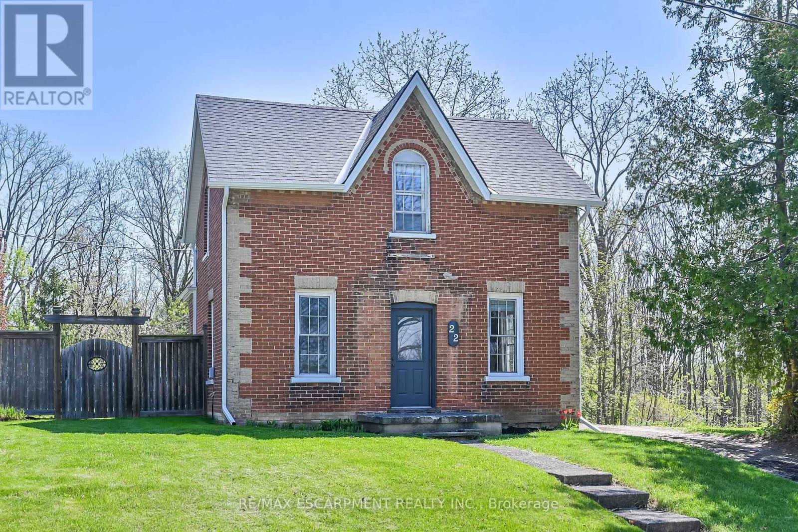 22 Tolhurst Ave, Brant, ON N0E 1N0