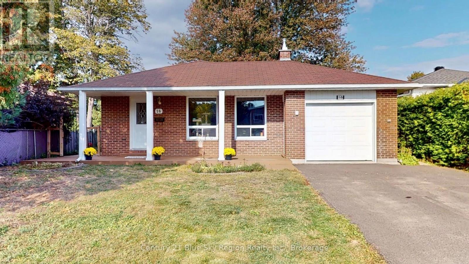 16 Herman Cres, North Bay, ON P1A 2R5