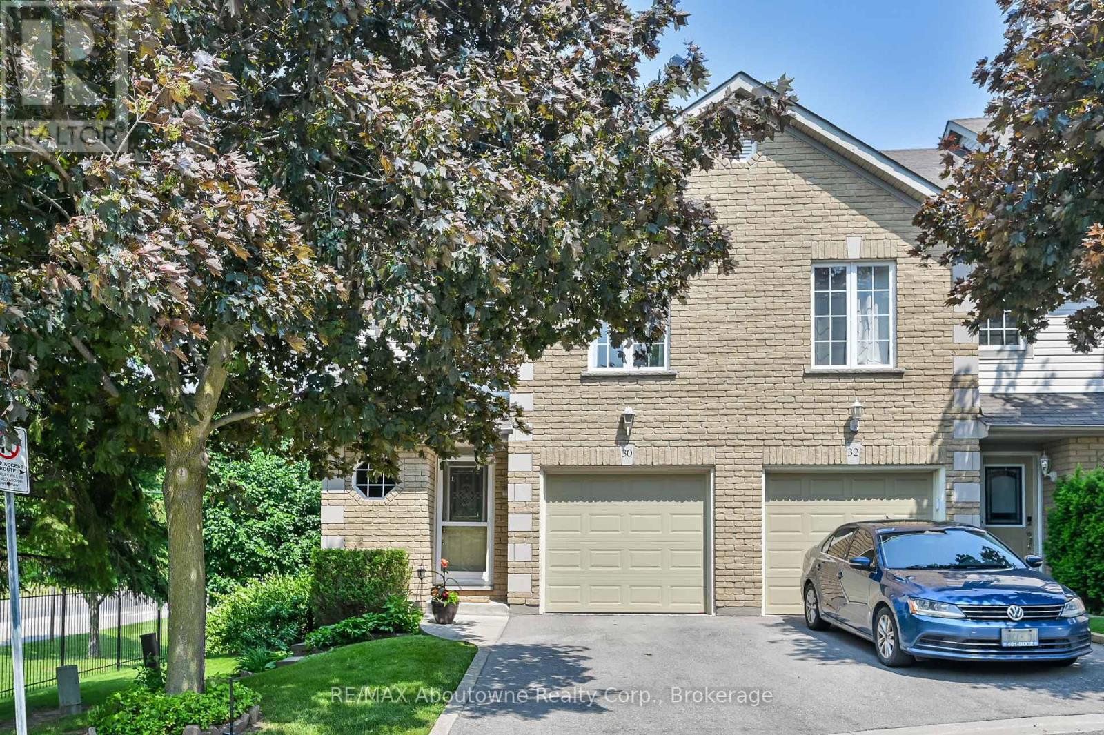 31 Moss Blvd #30 Blvd, Hamilton, ON L9H 7A6