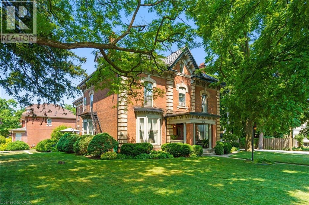 275 Cumberland Ave, Hamilton, ON L8M 2A3