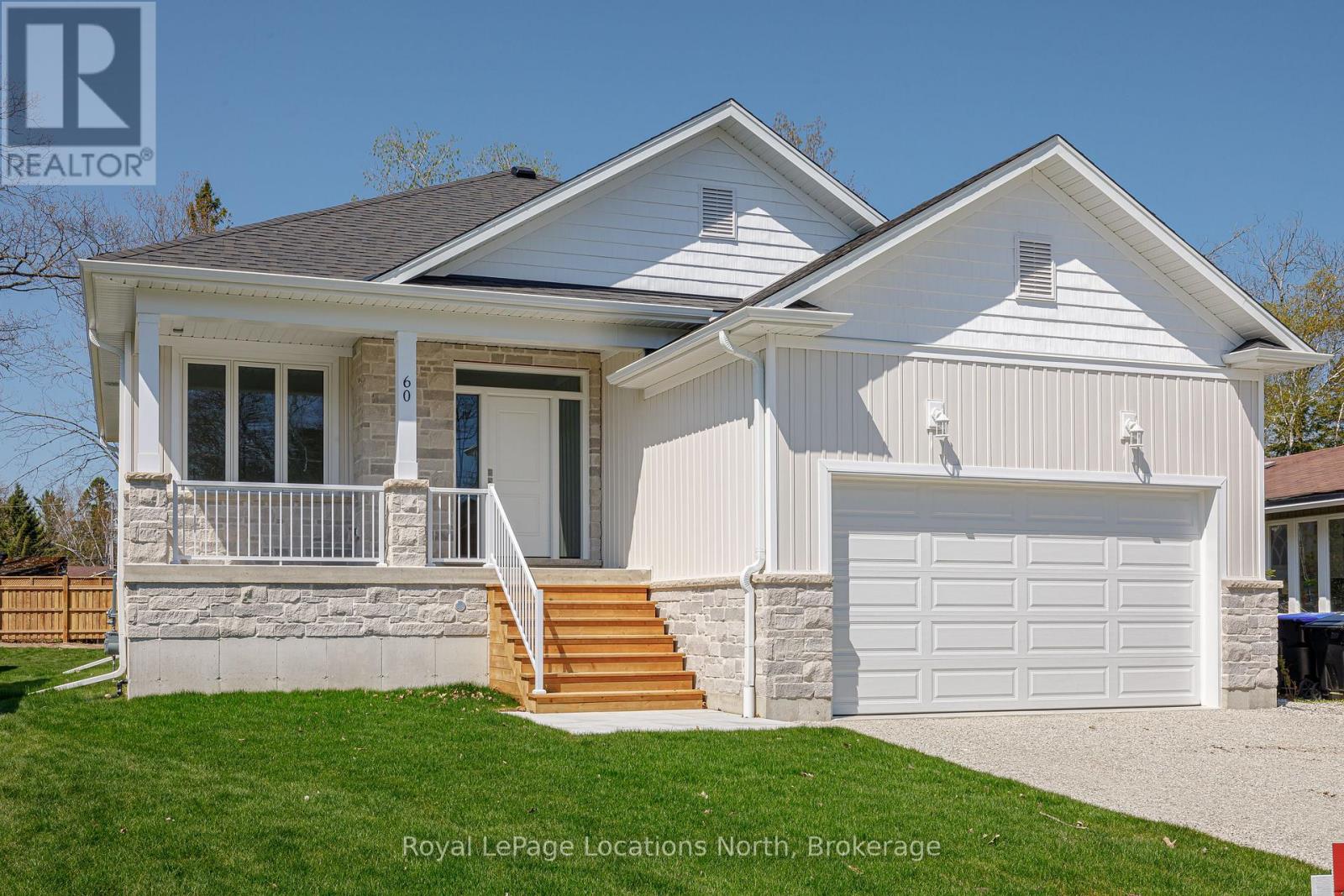 60 52nd St S, Wasaga Beach, ON L9Z 1W8